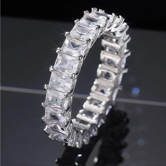 New 925 Silver Eternity Diamond Wedding Engagement Ring - Picture 1 of 1